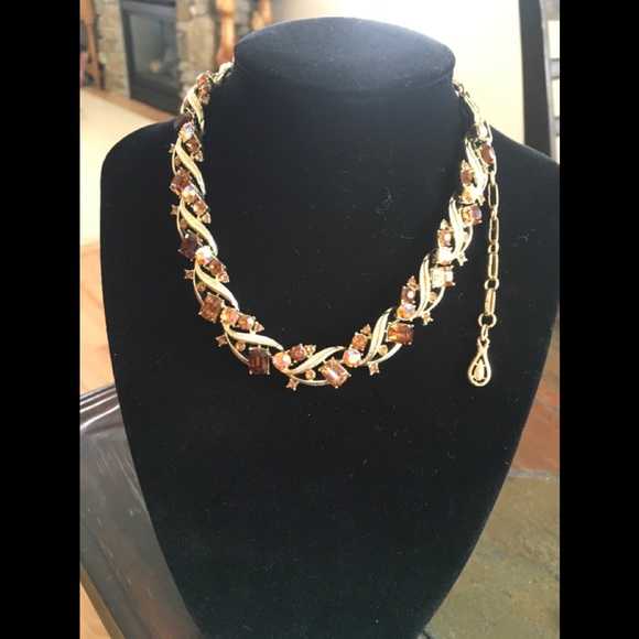 Gold tone and Amber jeweled necklace - Picture 1 of 3